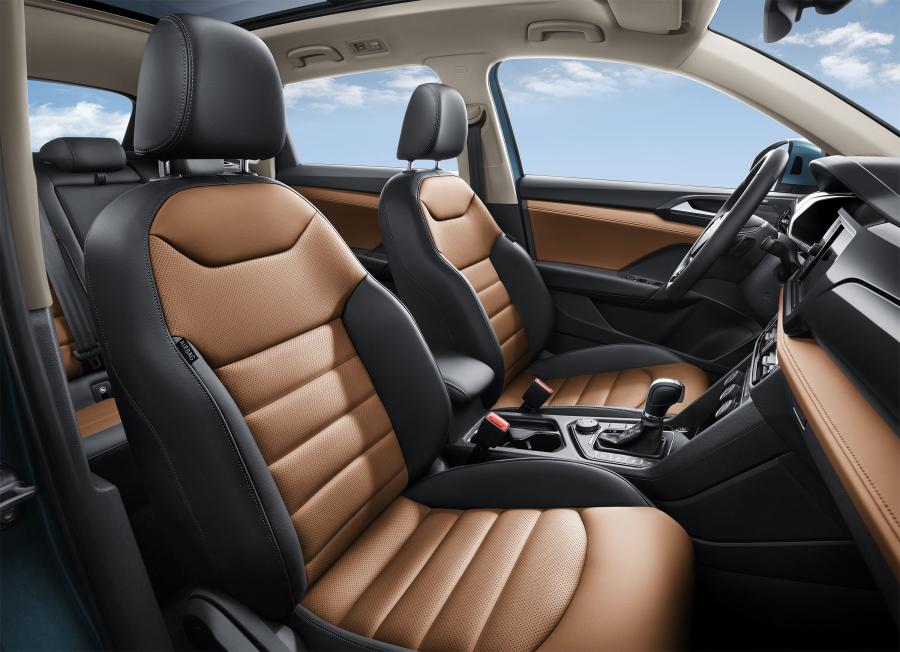 Интерьер Volkswagen Tharu 2018 года  (фото 18 из 23)